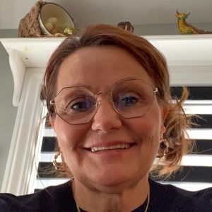 Meet your Posher, Carole